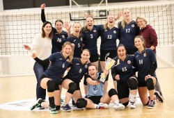 NSTL merginų lygos bronzos medaliais po 5 setų dramos pasidabino Vilniaus universiteto komanda