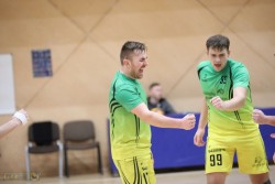 KTML vyrų lygoje pirmojoje atkrintamųjų akistatoje tarp Kauno kolegijos ir Smūgių departamento pergalę iškovojo Smūgių departamento vyrai.