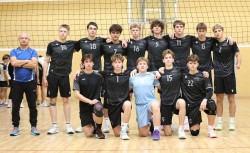 KTML vyrų tinklinio lygoje pergalę po itin sunkių rungtynių švenčia KSM ,,Startas“ ‒ 4 ,,Viktorija“.