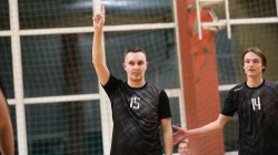 „Tinklinio Inžinerija“ laimėjo užtikrintai, bet ne lengvai – 3:0 prieš „Kažką pamakaluojam“