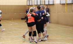 TK „Sirenos“ užtikrintai nugalėjo Kauno kolegijos tinklininkes