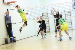 Iš dviejų setų deficito išlipusi „Tinklo inžinerija“ palaužė „Smūgių departamentą“