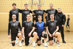 KTML vyrų tinklinio lygoje pergalę po itin sunkių rungtynių švenčia Tinklinio Inžinerija.